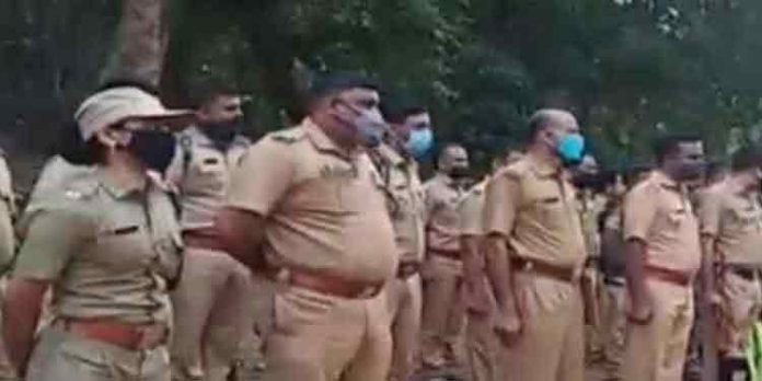 കാട്ടാന ശല്യം ; നിലമ്പൂർ മേഖലയിൽ പ്രതിരോധത്തിനൊരുങ്ങി വനം വകുപ്പ് കാട്ടാന ശല്യം ; നിലമ്പൂർ മേഖലയിൽ പ്രതിരോധത്തിനൊരുങ്ങി വനം വകുപ്പ്