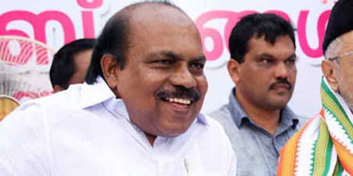 കളമശ്ശേരിയിൽ മാറി നിൽക്കേണ്ടി വന്നാൽ മകനെ രംഗത്തിറക്കാനൊരുങ്ങി ഇബ്രാഹിംകുഞ്ഞ് കളമശ്ശേരിയിൽ മാറി നിൽക്കേണ്ടി വന്നാൽ മകനെ രംഗത്തിറക്കാനൊരുങ്ങി ഇബ്രാഹിംകുഞ്ഞ്