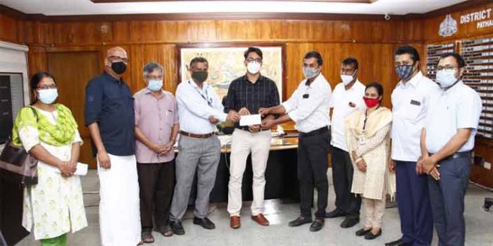 വ്യവസായികള്ക്കും തൊഴിലാളികള്ക്കുമുള്ള ഇന്ഷുറന്സ് പദ്ധതിക്കു തുടക്കമായി വ്യവസായികള്ക്കും തൊഴിലാളികള്ക്കുമുള്ള ഇന്ഷുറന്സ് പദ്ധതിക്കു തുടക്കമായി