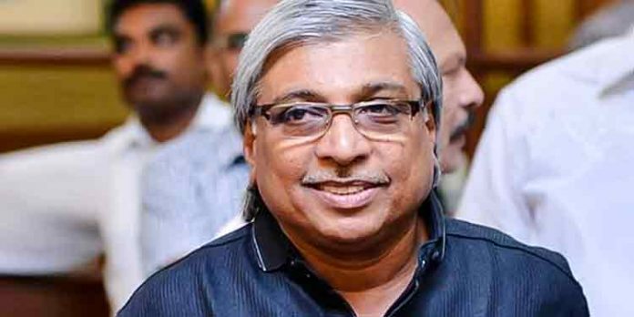 കത്തിലെ പരാമര്ശങ്ങള് വിശാലമായ അര്ഥത്തിലാണ് കാണേണ്ടത് : ന്യായീകരിച്ച് കമല് കത്തിലെ പരാമര്ശങ്ങള് വിശാലമായ അര്ഥത്തിലാണ് കാണേണ്ടത് : ന്യായീകരിച്ച് കമല്