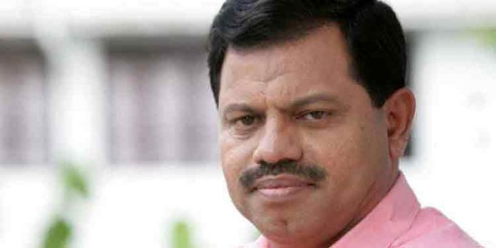 നിക്ഷേപ തട്ടിപ്പ് ; എം.സി. കമറുദ്ദീന് എംഎല്എയ്ക്ക് 25 കേസുകളില് കൂടി ജാമ്യം നിക്ഷേപ തട്ടിപ്പ് ; എം.സി. കമറുദ്ദീന് എംഎല്എയ്ക്ക് 25 കേസുകളില് കൂടി ജാമ്യം