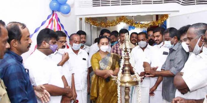 പത്തനംതിട്ട ജില്ലാ ട്രാന്സ്പോര്ട്ട് ഓഫീസിന്റെ പ്രവര്ത്തനം ഇനി മുതല് പുതിയ കെ.എസ്.ആര്.ടി.സി ബസ് ടെര്മിനലില് പത്തനംതിട്ട ജില്ലാ ട്രാന്സ്പോര്ട്ട് ഓഫീസിന്റെ പ്രവര്ത്തനം ഇനി മുതല് പുതിയ കെ.എസ്.ആര്.ടി.സി ബസ് ടെര്മിനലില്