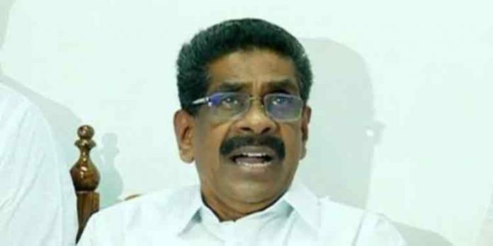 ഭക്ഷ്യകിറ്റ് വിവാദം : അന്യന്റെ ചട്ടിയില് നിന്ന് അന്നം കൈയ്യിട്ട് വാരുന്നവരെ തുറന്നു കാട്ടുകയാണ് ചെയ്തത് : മുല്ലപ്പള്ളി രാമചന്ദ്രന് ഭക്ഷ്യകിറ്റ് വിവാദം : അന്യന്റെ ചട്ടിയില് നിന്ന് അന്നം കൈയ്യിട്ട് വാരുന്നവരെ തുറന്നു കാട്ടുകയാണ് ചെയ്തത് : മുല്ലപ്പള്ളി രാമചന്ദ്രന്