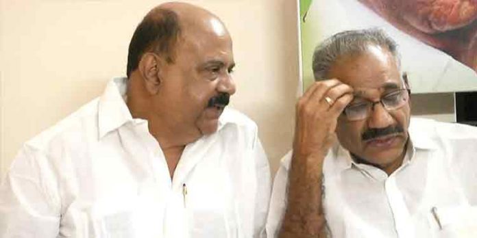 പാലായ്ക്കു പകരം കുട്ടനാട് തരാമെന്നു ശശീന്ദ്രൻ ; പറ്റില്ലെന്നു മാണി സി.കാപ്പൻ പാലായ്ക്കു പകരം കുട്ടനാട് തരാമെന്നു ശശീന്ദ്രൻ ; പറ്റില്ലെന്നു മാണി സി.കാപ്പൻ