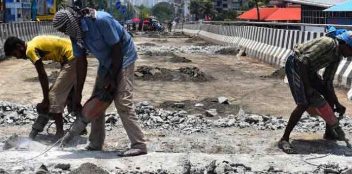 പാലാരിവട്ടം പാലം : 24.52 കോടി നഷ്ടപരിഹാരം ആവശ്യപ്പെട്ട് കരാർ കമ്പനിക്ക് സർക്കാരിന്റെ നോട്ടിസ് പാലാരിവട്ടം പാലം : 24.52 കോടി നഷ്ടപരിഹാരം ആവശ്യപ്പെട്ട് കരാർ കമ്പനിക്ക് സർക്കാരിന്റെ നോട്ടിസ്