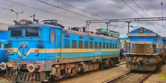 റെയില്വേ സ്വകാര്യ വല്ക്കരണം വേഗത്തില് ; എറണാകുളം സൗത്ത് ഉള്പ്പെടെ ആറു റെയില്വേ സ്റ്റേഷനുകള് പാട്ടത്തിന് നല്കാന് ടെന്ഡര് റെയില്വേ സ്വകാര്യ വല്ക്കരണം വേഗത്തില് ; എറണാകുളം സൗത്ത് ഉള്പ്പെടെ ആറു റെയില്വേ സ്റ്റേഷനുകള് പാട്ടത്തിന് നല്കാന് ടെന്ഡര്