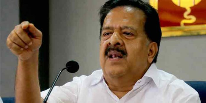 രണ്ടുവോട്ടിന് വേണ്ടി സിപിഎം വര്ഗീയ പ്രചരണം നടത്തുന്നു : ചെന്നിത്തല രണ്ടുവോട്ടിന് വേണ്ടി സിപിഎം വര്ഗീയ പ്രചരണം നടത്തുന്നു : ചെന്നിത്തല