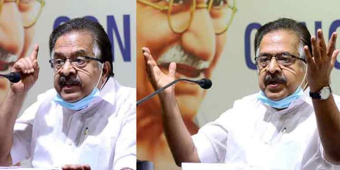‘സ്പീക്കറുടെ കസേര തകർത്തയാൾ സ്പീക്കറായശേഷം മാന്യമായി പെരുമാറാൻ പറയുന്നു’ ‘സ്പീക്കറുടെ കസേര തകർത്തയാൾ സ്പീക്കറായശേഷം മാന്യമായി പെരുമാറാൻ പറയുന്നു’