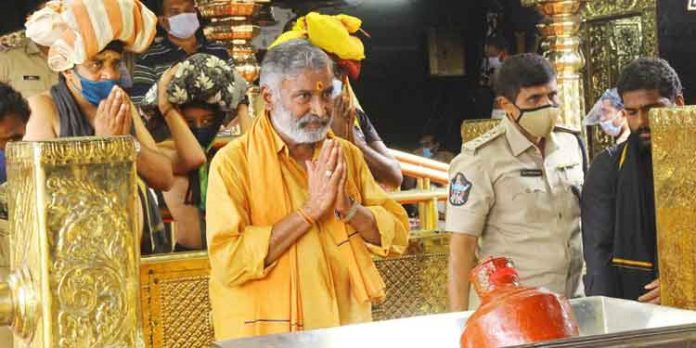 വെള്ളിയാഴ്ച വരെയുള്ള കണക്കുകള് പ്രകാരം ശബരിമലയിലെ വരുമാനം 14,11,36,447 രൂപ ; ദര്ശനം നടത്തിയത് 1,16,706 പേര് വെള്ളിയാഴ്ച വരെയുള്ള കണക്കുകള് പ്രകാരം ശബരിമലയിലെ വരുമാനം 14,11,36,447 രൂപ ; ദര്ശനം നടത്തിയത് 1,16,706 പേര്