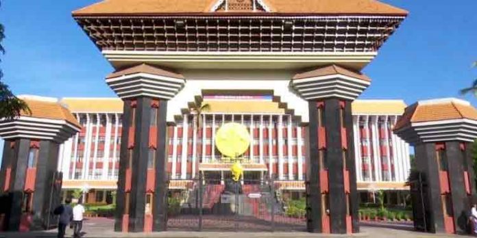 സ്വര്ണക്കടത്ത് കേസ് ചര്ച്ച ചെയ്യണമെന്ന് പ്രതിപക്ഷം ; അടിയന്തിര പ്രമേയത്തിന് നോട്ടീസ് സ്വര്ണക്കടത്ത് കേസ് ചര്ച്ച ചെയ്യണമെന്ന് പ്രതിപക്ഷം ; അടിയന്തിര പ്രമേയത്തിന് നോട്ടീസ്