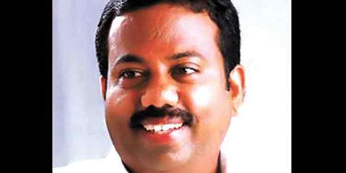 കളമശ്ശേരി മുൻ ഏരിയ സെക്രട്ടറി സക്കീർ ഹുസൈനെ സി.പി.എമ്മിൽ തിരിച്ചെടുത്തു കളമശ്ശേരി മുൻ ഏരിയ സെക്രട്ടറി സക്കീർ ഹുസൈനെ സി.പി.എമ്മിൽ തിരിച്ചെടുത്തു