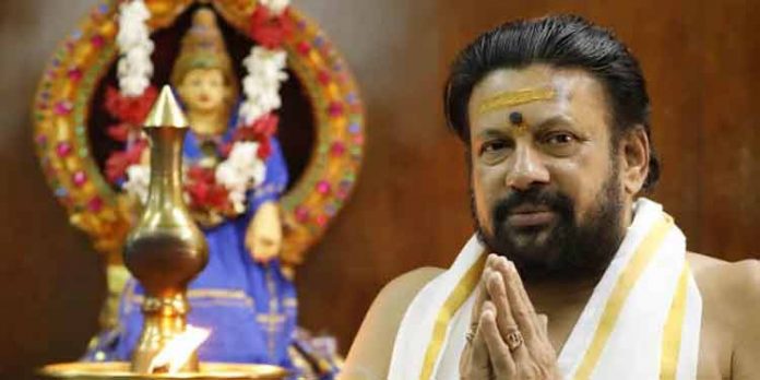 ശബരിമലയില് മകരവിളക്ക് ഇന്ന് ; തിരുവാഭരണ ഘോഷയാത്ര ഇന്ന് വൈകുന്നേരം അഞ്ചരയോടെ ശരംകുത്തിയിലെത്തും ശബരിമലയില് മകരവിളക്ക് ഇന്ന് ; തിരുവാഭരണ ഘോഷയാത്ര ഇന്ന് വൈകുന്നേരം അഞ്ചരയോടെ ശരംകുത്തിയിലെത്തും