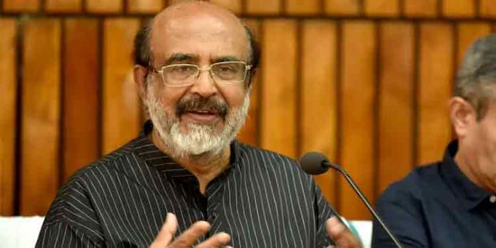 സംസ്ഥാനം കടക്കെണിയിൽ , പ്രഖ്യാപനങ്ങൾ നടപ്പിലാവില്ലെന്ന് സാമ്പത്തിക വിദഗ്ധർ സംസ്ഥാനം കടക്കെണിയിൽ , പ്രഖ്യാപനങ്ങൾ നടപ്പിലാവില്ലെന്ന് സാമ്പത്തിക വിദഗ്ധർ