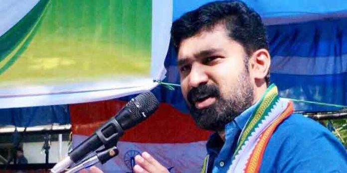 വെറും മൈതാന പ്രസംഗമെന്ന് ബല്റാം ; രേഖകളില് നിന്ന് നീക്കണമെന്ന് സ്വരാജ് വെറും മൈതാന പ്രസംഗമെന്ന് ബല്റാം ; രേഖകളില് നിന്ന് നീക്കണമെന്ന് സ്വരാജ്