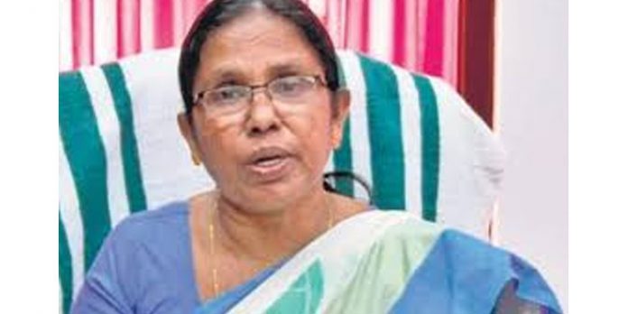 ആരോഗ്യ പ്രവര്ത്തകര്ക്കുള്ള വാക്സിനേഷന് വേഗത്തിലാക്കാന് നിര്ദേശം ആരോഗ്യ പ്രവര്ത്തകര്ക്കുള്ള വാക്സിനേഷന് വേഗത്തിലാക്കാന് നിര്ദേശം