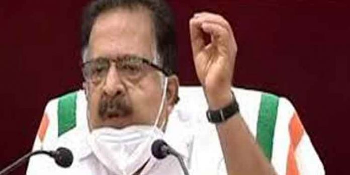 തെരഞ്ഞെടുപ്പ് വരുമ്പോള് കാണാമെന്നും സര്വേകളെ കോണ്ഗ്രസിന് ഭയമില്ലെന്നും രമേശ് ചെന്നിത്തല തെരഞ്ഞെടുപ്പ് വരുമ്പോള് കാണാമെന്നും സര്വേകളെ കോണ്ഗ്രസിന് ഭയമില്ലെന്നും രമേശ് ചെന്നിത്തല