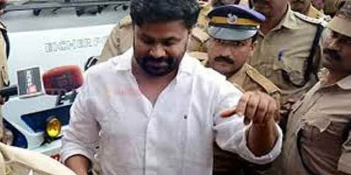 നടിയെ ആക്രമിച്ച കേസില് വിചാരണ പൂര്ത്തിയാക്കാന് ആറുമാസം വേണമെന്ന് ജഡ്ജി നടിയെ ആക്രമിച്ച കേസില് വിചാരണ പൂര്ത്തിയാക്കാന് ആറുമാസം വേണമെന്ന് ജഡ്ജി