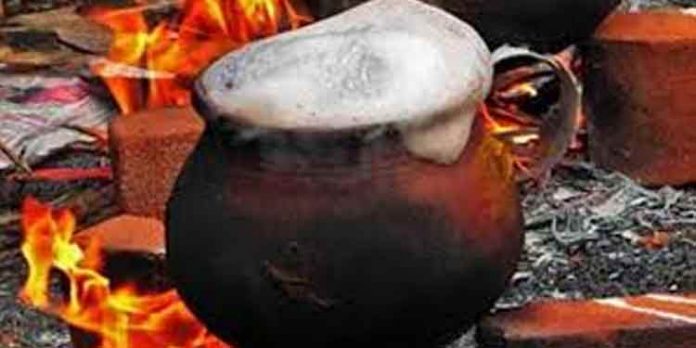 ഇന്ന് ആറ്റുകാല് പൊങ്കാല ; ദേവിക്ക് നിവേദ്യം അര്പ്പിക്കുന്നത് വീടുകളില് തന്നെ ഇന്ന് ആറ്റുകാല് പൊങ്കാല ; ദേവിക്ക് നിവേദ്യം അര്പ്പിക്കുന്നത് വീടുകളില് തന്നെ