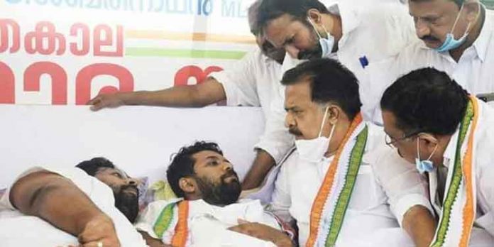 ടി.കെ ജോസും മനോജ് എബ്രഹാമുമാണോ സര്ക്കാര് നയം തീരുമാനിക്കുന്നതെന്ന് പ്രതിപക്ഷ നേതാവ് ടി.കെ ജോസും മനോജ് എബ്രഹാമുമാണോ സര്ക്കാര് നയം തീരുമാനിക്കുന്നതെന്ന് പ്രതിപക്ഷ നേതാവ്