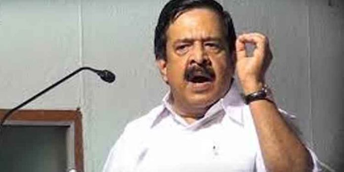 ഇ.എം.സി.സിയെക്കുറിച്ച് അറിയാന് കേന്ദ്രത്തിന് സംസ്ഥാന സര്ക്കാര് കത്തയച്ചു ; കൂടുതല് തെളിവുകളുമായി രമേശ് ചെന്നിത്തല ഇ.എം.സി.സിയെക്കുറിച്ച് അറിയാന് കേന്ദ്രത്തിന് സംസ്ഥാന സര്ക്കാര് കത്തയച്ചു ; കൂടുതല് തെളിവുകളുമായി രമേശ് ചെന്നിത്തല
