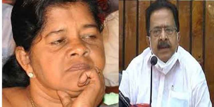ഒളിച്ചുകളിച്ചാല് രഹസ്യ കരാറിന്റെ കൂടുതല് വിവരങ്ങള് പുറത്തുവിടും ; മേഴ്സിക്കുട്ടിയമ്മയെ വെല്ലുവിളിച്ച് രമേശ് ചെന്നിത്തല ഒളിച്ചുകളിച്ചാല് രഹസ്യ കരാറിന്റെ കൂടുതല് വിവരങ്ങള് പുറത്തുവിടും ; മേഴ്സിക്കുട്ടിയമ്മയെ വെല്ലുവിളിച്ച് രമേശ് ചെന്നിത്തല
