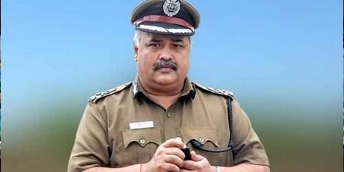 ലൈംഗിക അതിക്രമത്തിന് വിധേയമാക്കിയെന്ന് ഐ.പി.എസ് ഉദ്യോഗസ്ഥയുടെ പരാതി ; ഡിജിപിക്കെതിരെ അന്വേഷണം ലൈംഗിക അതിക്രമത്തിന് വിധേയമാക്കിയെന്ന് ഐ.പി.എസ് ഉദ്യോഗസ്ഥയുടെ പരാതി ; ഡിജിപിക്കെതിരെ അന്വേഷണം