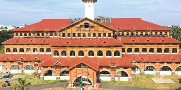 കണ്ണൂര് സര്വകലാശാലയുടെ ഉത്തരക്കടലാസുകള് വഴിയില് നിന്നും ലഭിച്ച സംഭവo : അധ്യാപകനെതിരെ നടപടി കണ്ണൂര് സര്വകലാശാലയുടെ ഉത്തരക്കടലാസുകള് വഴിയില് നിന്നും ലഭിച്ച സംഭവo : അധ്യാപകനെതിരെ നടപടി