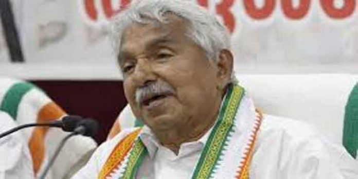 തമിഴ്നാട് നിയമസഭാ തെരഞ്ഞെടുപ്പില് ഡിഎംകെയുമായുള്ള സീറ്റ് വിഭജന ചര്ച്ചകള്ക്ക് ഉമ്മന് ചാണ്ടിയെ നിയോഗിച്ചു തമിഴ്നാട് നിയമസഭാ തെരഞ്ഞെടുപ്പില് ഡിഎംകെയുമായുള്ള സീറ്റ് വിഭജന ചര്ച്ചകള്ക്ക് ഉമ്മന് ചാണ്ടിയെ നിയോഗിച്ചു