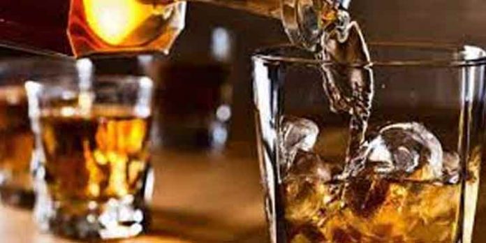 സംസ്ഥാനത്ത് മദ്യ വില കുറയാന് വഴിയൊരുങ്ങുന്നു ; കോവിഡ് കാലത്ത് കൂട്ടിയ നികുതി ഉപേക്ഷിക്കണമെന്നാവശ്യപ്പെട്ട് എക്സൈസ് കത്ത് നല്കി സംസ്ഥാനത്ത് മദ്യ വില കുറയാന് വഴിയൊരുങ്ങുന്നു ; കോവിഡ് കാലത്ത് കൂട്ടിയ നികുതി ഉപേക്ഷിക്കണമെന്നാവശ്യപ്പെട്ട് എക്സൈസ് കത്ത് നല്കി
