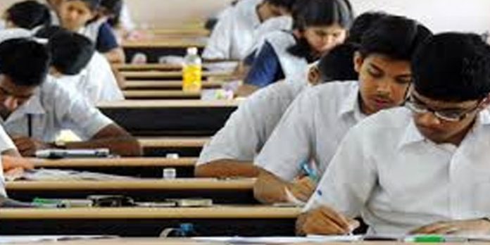 ചെറിയ പെരുന്നാള് ദിനത്തില് പരീക്ഷ : ഒരു വിഭാഗം കുട്ടികള്ക്ക് വലിയ ബുദ്ധിമുട്ട് സൃഷ്ടിക്കുമെന്ന് രമേശ് ചെന്നിത്തല ചെറിയ പെരുന്നാള് ദിനത്തില് പരീക്ഷ : ഒരു വിഭാഗം കുട്ടികള്ക്ക് വലിയ ബുദ്ധിമുട്ട് സൃഷ്ടിക്കുമെന്ന് രമേശ് ചെന്നിത്തല
