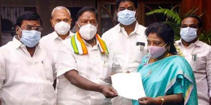 പുതുച്ചേരിയില് രാഷ്ട്രപതി ഭരണം ഏര്പ്പെടുത്താന് തീരുമാനം പുതുച്ചേരിയില് രാഷ്ട്രപതി ഭരണം ഏര്പ്പെടുത്താന് തീരുമാനം