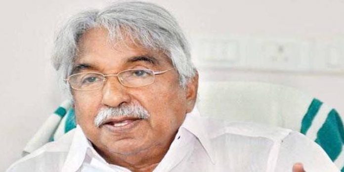 ജനസമ്പര്ക്ക പരിപാടിയെ ആക്രമിച്ചവര് ഇന്ന് തന്റെ പാത പിന്തുടരുന്നു : ഉമ്മന് ചാണ്ടി ജനസമ്പര്ക്ക പരിപാടിയെ ആക്രമിച്ചവര് ഇന്ന് തന്റെ പാത പിന്തുടരുന്നു : ഉമ്മന് ചാണ്ടി