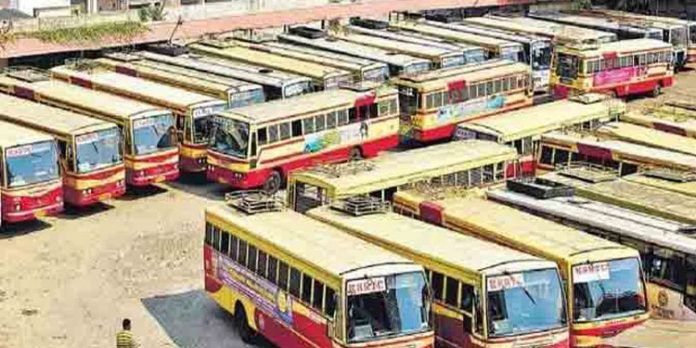 കെഎസ്ആര്ടിസിയിലെ അഴിമതി ആരോപണം : കേസ് എടുക്കണമെന്ന ആവശ്യത്തെ എതിര്ത്ത് സര്ക്കാര് കെഎസ്ആര്ടിസിയിലെ അഴിമതി ആരോപണം : കേസ് എടുക്കണമെന്ന ആവശ്യത്തെ എതിര്ത്ത് സര്ക്കാര്
