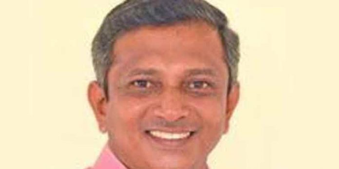 എറണാകുളത്ത് മനു റോയിയെ എല്ഡിഎഫ് സ്ഥാനാര്ത്ഥിയാക്കാന് തീരുമാനം ; പാര്ട്ടി ചിഹ്നം നല്കില്ല എറണാകുളത്ത് മനു റോയിയെ എല്ഡിഎഫ് സ്ഥാനാര്ത്ഥിയാക്കാന് തീരുമാനം ; പാര്ട്ടി ചിഹ്നം നല്കില്ല