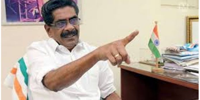 മുഖ്യമന്ത്രിയുടെ ഓഫീസില് ഏഴുപേരുടെ നിയമനം അംഗീകരിക്കാന് ചട്ടം മാറ്റിയെഴുതി : മുല്ലപ്പള്ളി രാമചന്ദ്രന് മുഖ്യമന്ത്രിയുടെ ഓഫീസില് ഏഴുപേരുടെ നിയമനം അംഗീകരിക്കാന് ചട്ടം മാറ്റിയെഴുതി : മുല്ലപ്പള്ളി രാമചന്ദ്രന്