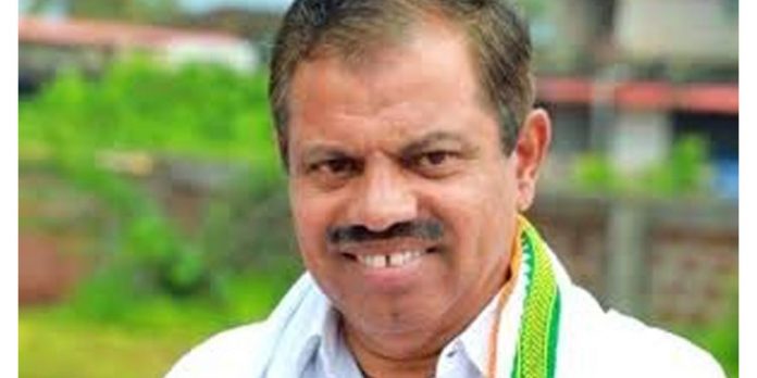 ഫാഷന് ഗോള്ഡ് തട്ടിപ്പ് ; കമറുദ്ദീന് പുറത്തിറങ്ങാതിരിക്കാന് ഇടതുപക്ഷ സഹയാത്രികനായ അഭിഭാഷകന് ഗുഢാലോചന നടത്തി ഫാഷന് ഗോള്ഡ് തട്ടിപ്പ് ; കമറുദ്ദീന് പുറത്തിറങ്ങാതിരിക്കാന് ഇടതുപക്ഷ സഹയാത്രികനായ അഭിഭാഷകന് ഗുഢാലോചന നടത്തി