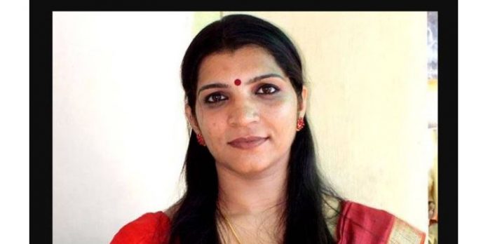ആരോഗ്യകേരളം പദ്ധതിയില് നാല് പേര്ക്ക് ജോലി വാങ്ങി നല്കി ; സരിതയുടെ ശബ്ദ രേഖ പുറത്ത് ആരോഗ്യകേരളം പദ്ധതിയില് നാല് പേര്ക്ക് ജോലി വാങ്ങി നല്കി ; സരിതയുടെ ശബ്ദ രേഖ പുറത്ത്
