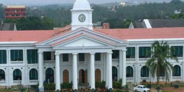 തിരുവനന്തപുരം സെക്രട്ടറിയേറ്റില് കോവിഡ് പകരുന്നു ; ചെന്നിത്തലയുടെ ഐശ്വര്യ കേരള യാത്രയില് കണ്ണുംനട്ട് സര്ക്കാര് തിരുവനന്തപുരം സെക്രട്ടറിയേറ്റില് കോവിഡ് പകരുന്നു ; ചെന്നിത്തലയുടെ ഐശ്വര്യ കേരള യാത്രയില് കണ്ണുംനട്ട് സര്ക്കാര്