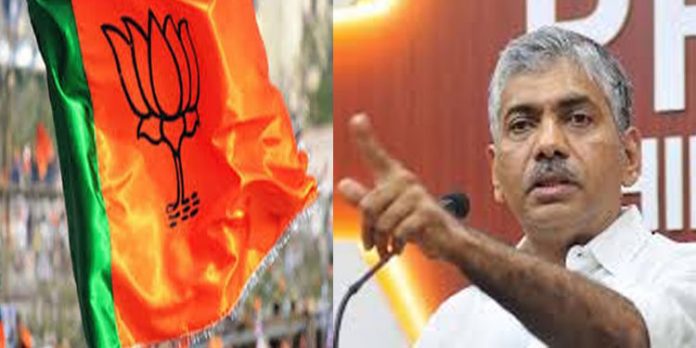സ്രാവുകള്ക്കൊപ്പം നീന്തിയപ്പോള് ശിക്ഷിക്കപ്പെട്ടു….. ഇനി ജനങ്ങള്ക്കൊപ്പം നീന്തും : ജേക്കബ് തോമസ് സ്രാവുകള്ക്കൊപ്പം നീന്തിയപ്പോള് ശിക്ഷിക്കപ്പെട്ടു….. ഇനി ജനങ്ങള്ക്കൊപ്പം നീന്തും : ജേക്കബ് തോമസ്
