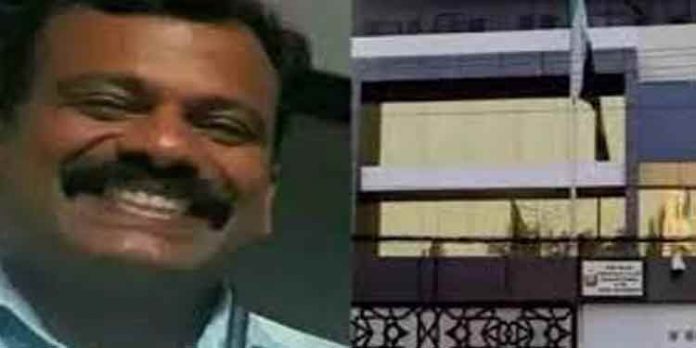 കാണാതായ യുഎഇ കോണ്സുലേറ്റ് മുന് ഗണ്മാന് ജയഘോഷ് തിരിച്ചെത്തി കാണാതായ യുഎഇ കോണ്സുലേറ്റ് മുന് ഗണ്മാന് ജയഘോഷ് തിരിച്ചെത്തി