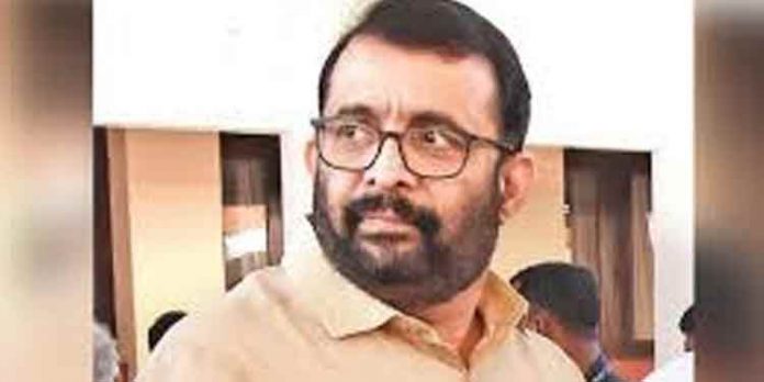 ശ്രീരാമകൃഷ്ണന്റെ വിദേശയാത്രകളുടെ കണക്കില് അവ്യക്തത ; ആകെ 11 വിദേശയാത്രകളെന്ന് സ്പീക്കറുടെ ഓഫിസ് ; 21 തവണ ദുബായില് മാത്രം എത്തിയിട്ടുണ്ടെന്ന് ഇന്ത്യന് കോണ്സുലേറ്റ് ശ്രീരാമകൃഷ്ണന്റെ വിദേശയാത്രകളുടെ കണക്കില് അവ്യക്തത ; ആകെ 11 വിദേശയാത്രകളെന്ന് സ്പീക്കറുടെ ഓഫിസ് ; 21 തവണ ദുബായില് മാത്രം എത്തിയിട്ടുണ്ടെന്ന് ഇന്ത്യന് കോണ്സുലേറ്റ്