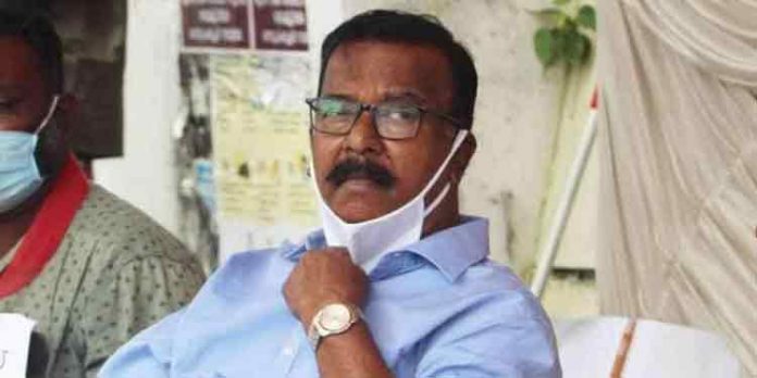 ശബരിമല വിഷയത്തില് സര്ക്കാരിന് വീഴ്ചയുണ്ടായെന്ന് സിപിഐ നേതാവും മുന് മന്ത്രിയുമായ സി ദിവാകരന് എംഎല്എ ശബരിമല വിഷയത്തില് സര്ക്കാരിന് വീഴ്ചയുണ്ടായെന്ന് സിപിഐ നേതാവും മുന് മന്ത്രിയുമായ സി ദിവാകരന് എംഎല്എ