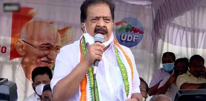 സ്വര്ണക്കടത്ത് കേസ് അന്വേഷണം നിലച്ചത് മുഖ്യമന്ത്രി പ്രധാനമന്ത്രിക്ക് കത്തെഴുതിയപ്പോള് : ചെന്നിത്തല സ്വര്ണക്കടത്ത് കേസ് അന്വേഷണം നിലച്ചത് മുഖ്യമന്ത്രി പ്രധാനമന്ത്രിക്ക് കത്തെഴുതിയപ്പോള് : ചെന്നിത്തല