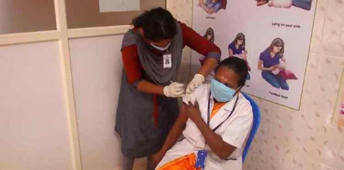കൊവാക്സിൻ സ്വീകരിക്കാൻ വിമുഖത : സംസ്ഥാനത്ത് വാക്സീൻ വിതരണം കുറഞ്ഞു കൊവാക്സിൻ സ്വീകരിക്കാൻ വിമുഖത : സംസ്ഥാനത്ത് വാക്സീൻ വിതരണം കുറഞ്ഞു