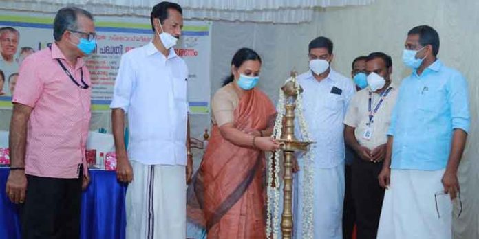 കെ.എസ്.എഫ്.ഇ വിദ്യാശ്രീ ലാപ്ടോപ്പ് വിതരണ പദ്ധതി മുഖ്യമന്ത്രി ഉദ്ഘാടനം ചെയ്തു കെ.എസ്.എഫ്.ഇ വിദ്യാശ്രീ ലാപ്ടോപ്പ് വിതരണ പദ്ധതി മുഖ്യമന്ത്രി ഉദ്ഘാടനം ചെയ്തു