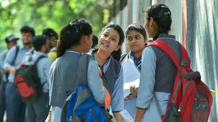 ആശങ്കകള്ക്കൊടുവില് സിബിഎസ്ഇ പ്ലസ് ടു ഫലം പ്രഖ്യാപിച്ചു ആശങ്കകള്ക്കൊടുവില് സിബിഎസ്ഇ പ്ലസ് ടു ഫലം പ്രഖ്യാപിച്ചു