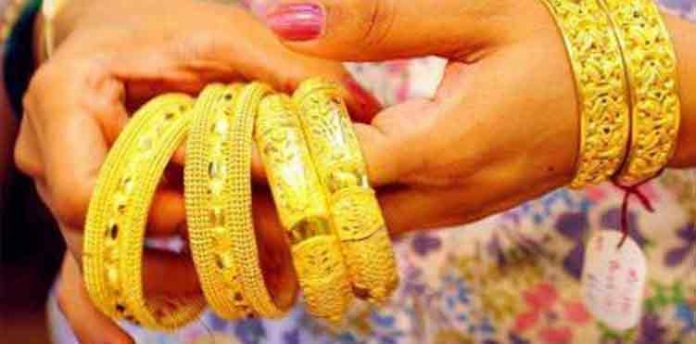 സ്വർണവിലയിൽ വീണ്ടും ഇടിവ് : 33,000 നിലവാരത്തിലെത്തി സ്വർണവിലയിൽ വീണ്ടും ഇടിവ് : 33,000 നിലവാരത്തിലെത്തി