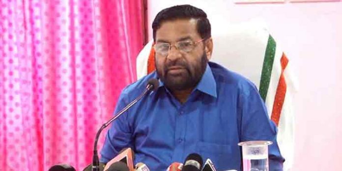 എംഒയു ഒപ്പുവെപ്പിച്ചത് ചെന്നിത്തല ; ഗുരുതര ആരോപണവുമായി കടകംപള്ളി എംഒയു ഒപ്പുവെപ്പിച്ചത് ചെന്നിത്തല ; ഗുരുതര ആരോപണവുമായി കടകംപള്ളി