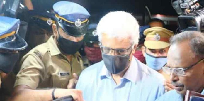 ശിവശങ്കറിന് ഡോളര് കടത്തിനെ കുറിച്ച് അറിവുണ്ടായിരുന്നു ; ജാമ്യം ആരോഗ്യ കാരണങ്ങള് പരിഗണിച്ചെന്ന് കോടതി ശിവശങ്കറിന് ഡോളര് കടത്തിനെ കുറിച്ച് അറിവുണ്ടായിരുന്നു ; ജാമ്യം ആരോഗ്യ കാരണങ്ങള് പരിഗണിച്ചെന്ന് കോടതി