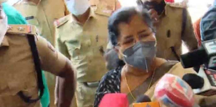 ഇഎംസിസി പ്രതിനിധികളുടെ നിലപാട് ദുരൂഹം : മന്ത്രി മേഴ്സിക്കുട്ടിയമ്മ ഇഎംസിസി പ്രതിനിധികളുടെ നിലപാട് ദുരൂഹം : മന്ത്രി മേഴ്സിക്കുട്ടിയമ്മ